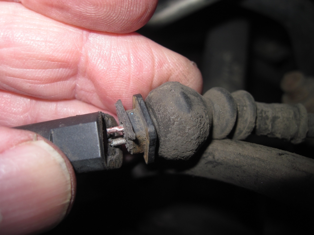 Brake Pad Wear Sensor Repair Guide - Repairing the Socket
